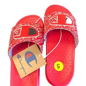 BIG KIDS CHAMPION SLIDES SIZE 5